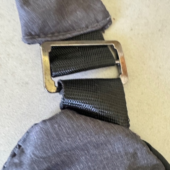 Rinsh Crossbody Sling Bag – Charcoal Gray Tech Travel Chest Bag - Picture 6 of 6